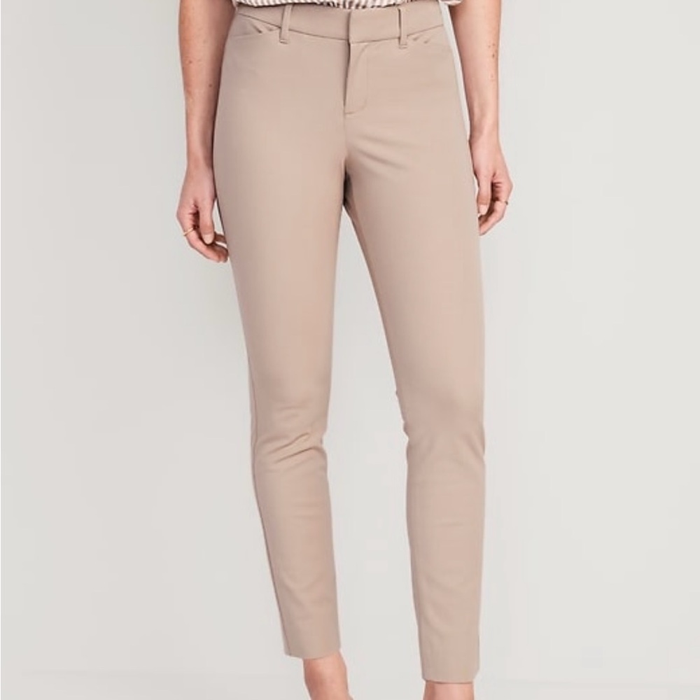 Old Navy Pixie Straight Leg High Rise Secret Smooth Pocket Khaki 8P